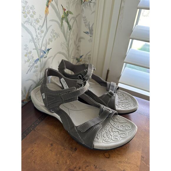 Columbia Techlite Omni Grip Gray Womens 6 Athletic Sandal Dual Strap BL4407-255 - Picture 1 of 11